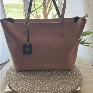 Kate Spade Pink Tote Bag in very good condition.